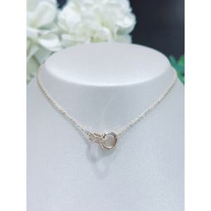 로이드 인터로킹 라운드 세팅 18K 목걸이 LNN23197G