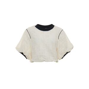 [SATIN] 펀칭 배색 반팔 블라우스 S242P201