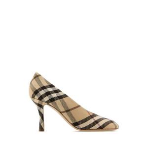BURBERRY 자수 캔버스 베이비 펌프스 8100970 A5686