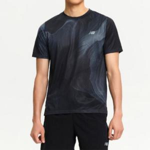 뉴발란스반팔티 EQS NBNEE4P141-17 MEN Athletics 프린트 러닝 반팔티 (STANDA FIT)