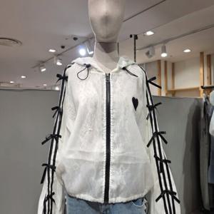 [르니앤맥코이] MM09JP403HJZ 리본 패치 레이스 점퍼