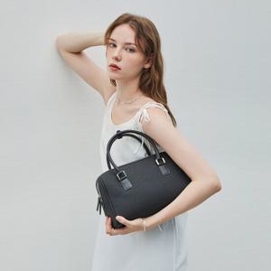 몽삭 토리아 보스턴백 토고가죽 미디움 블랙 AL26-2485-BK