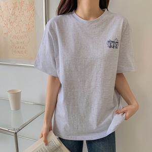 [올리비에스클로젯] 백 프린트 루즈핏 티셔츠_O2506TS082B