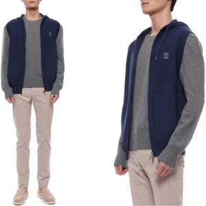 [브루넬로쿠치넬리] 25SS 남성 로고 자수 후드 집업 니트 베스트 (M29200417G C2443 25S)