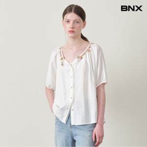 [BNX]넥 장식 반팔 셔츠 (BX2BL034L0)