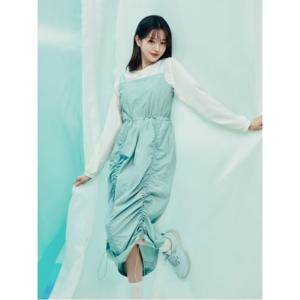 아이더 (DWM25270) [장원영 착장] 여성 시어 나일론 경량 우븐 슬리브리스 원피스