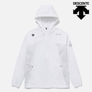 [데상트]데상트 BTF 팀 경량 스트레치 우븐 자켓 SP223IWB41WHT0