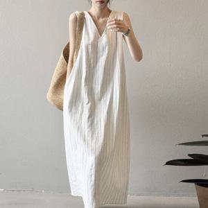 [헤레이스]브이 줄 원피스_YMSH25SS860