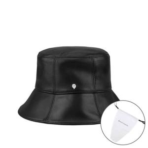 24FW 헬렌카민스키 HAT51433 BLACK 나파 가죽 휘트니버킷햇 블랙 더스트백포함