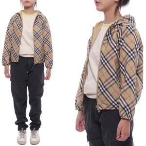 [버버리] 24FW 리버시블 체크 재킷 (8088511 SAND 24F)