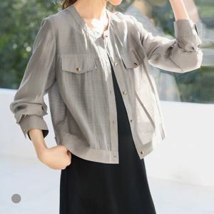 KARRA 실키라운드넥버튼블라우스_A5M0759