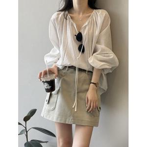 [헤레이스]사다리 벌룬 블라우스_YMSH25SS857