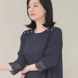 [애비뉴투지]어깨 진주 봄 여름 칠부 쉬폰 블라우스 B04432