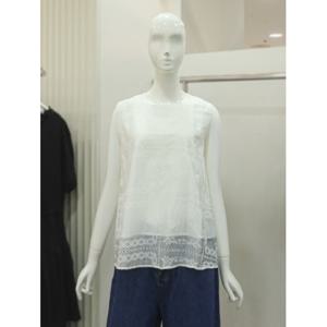 [오조크]라운드넥 펀칭자수 민소매 블라우스(FOTMCBR562P)