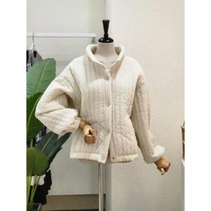 포커스 23FW3J9JP5649 세로 누빔 패딩 점퍼