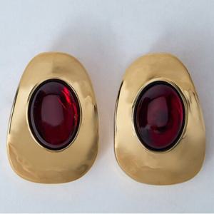 25 SS 생로랑 Cabochon 레진 앤 메탈 카보숑 이어링 골드레드 818951 Y1591 8072