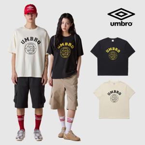 [엄브로] [UMBRO X MOONSUN] 로고 반팔 티셔츠 UQ223CRS43