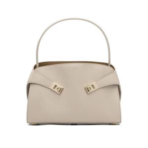 살바토레 페라가모 숄더백 0780594 Beige