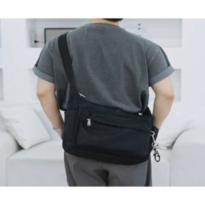 [질스튜어트] [루트] 트래블 경량 나일론 크로스백 JUBA5F233BK