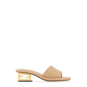 Fendi FF 바게트 모티프 와이드 밴드 슬라이드 8R8412NBA F1KCU TP944339269