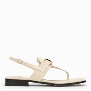 FERRAGAMO 아이보리 간치니 장식 끈 샌들 07696451CLE/XG_FERRA-MA