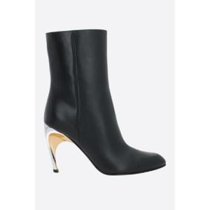 ALEXANDER MCQUEEN 아르마딜로 스무스 가죽 앵클 부츠 780676WIEG21399