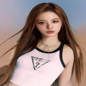 [게스]게스 엔믹스 립배색 빅삼각 나시_K YP2K2463