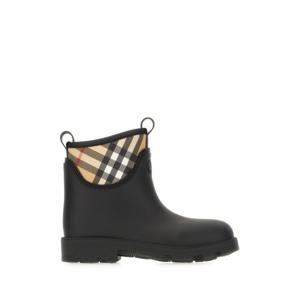 버버리 부츠 8111712 A1189 black