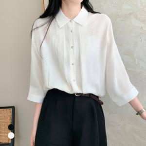 KARRA 라이트핏메탈빈버튼블라우스_A5M0874