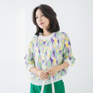 엄마옷 마담4060 파스텔톤 반팔 플리츠 조각플리츠배색블라우스 슬림핏-ZBL2506055-