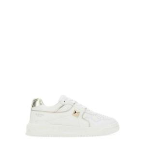 Valentino Garavani 원 스터드 로우탑 스니커즈 4W2S0CS4RUS L71 TP942727802