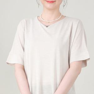 애비뉴투지 엄마옷 메탈 네크라인 장식 스판 여성 여름 반팔 티셔츠 A07543