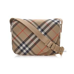 [버버리] FW24 여성 체크 메신저 백 8089506 MESSENGER BAG B9368