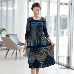 여성 엄마옷 모슬린 미로 플리츠 7부 원피스 OP203183 중년여성의류/50대/60대/마담/빅사이즈/할머니옷