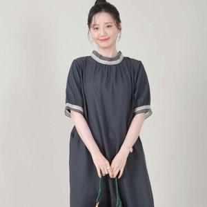 [애비뉴투지]엄마옷 하객룩 하이넥 배색 테이프 셔링 여성 여름 반팔 정장 주머니 롱 원피스 K07507