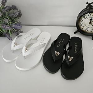 게스 탠드리 로고 여성 플립플랍 쪼리 샌들 블랙 화이트
