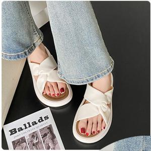 러블리 페미닌 가벼운 샌들 데일리 여름 슬리퍼 꾸안꾸 사무실 휴양지 룸슈즈 거실화