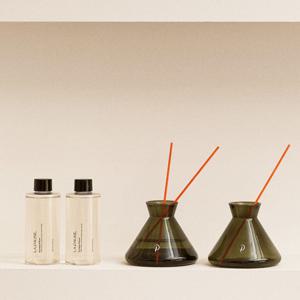 1+1 아워글래스 디퓨저 리필 용액 실내방향제 200ml (2가지 향 중 택1)