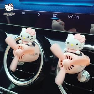 헬로키티 차량용 방향제 송풍구 프로펠러 디퓨저 캐릭터 차량 용품 피규어 자동차 꾸미기