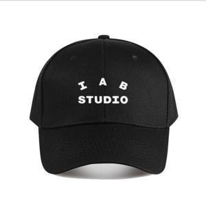 TEMU 1pc IAB 스튜디오 패션 야구 모자 - 빨간색과 흰색 로고, 캐주얼 스포티한 스타일, 니트 소재, 여름 스트리트웨어에 완벽함, 야구 모자