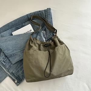 TEMU 여성용 접이식 크로스바디 토트 백 - 대용량 드로스트링 숄더 백, 조절 가능한 스트랩, 베이지 색의 블랙 액센트가 있는 튼튼한 가방, 일상적인 활동 및 여행에 이상적인 캐주얼 데이팩 | 스타일리시한 크로스바디 | 튼튼한 가방, 대용량 토트 백|토트백|에코백
