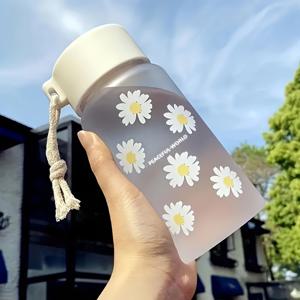 TEMU 1개 데이지 프린트 냉동 플라스틱 물병, 끈 포함 - 가볍고, 내구성이 뛰어나고, BPA 프리 음료 용기 - 아이스 커피, 주스, 밀크티에 적합 - 가정, 레스토랑, 카페에 이상적