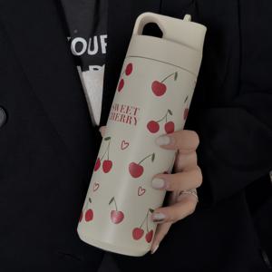 TEMU 1개의 체리 하트 스테인리스 스틸 물병, 550ml/18.6oz 이중벽 단열 텀블러 플립 빨대 포함, 진공 밀봉된 뜨거운 음료 및 차가운 음료용 보온병, 손세척만 가능, BPA 프리, 여행, 헬스장, 야외 활동에 이상적, 평평한 바닥 자동차 머그잔, 계절 음료, 완벽한 선물