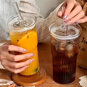 TEMU 2pcs 플라스틱 아이스 패턴 컵, 뚜껑과 빨대가 있는 수직 줄무늬 물컵, 자동차 드링크 컵, 뚜껑이 있는 투명 컵, 아이스 커피, 스무디 및 여행에 완벽합니다 - 재사용 가능