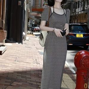 TEMU 여성용 프렌치 스타일 하운드투스 홀터넥 드레스 - 미디 길이 조절 가능한 허리끈, 세탁기 사용 가능 블랙 & 화이트 체크 무늬 캐주얼~세미포멀 봄 여름 가을 시즌 패션, 스트레치 없는 원단, 디테일한 타이 웨이스트