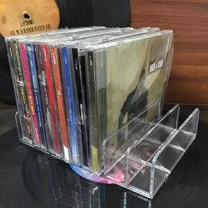 TEMU 1pc CD/DVD 보관 정리 스탠드, 투명한 PC 브래킷 선반, 가정 사무실 엔터테인먼트 컬렉션용, 투명한 디스플레이 거치대 포함, 10-20장의 디스크 수납 가능, 책상/서랍에 이상적입니다.