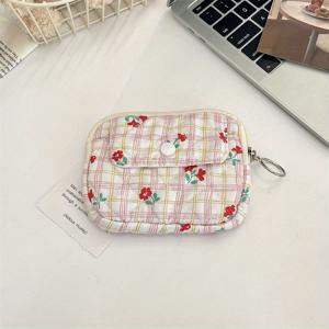 TEMU 1pc 귀여운 동물 꽃 무늬 퀼팅 지퍼 가방 - 휴대용 메이크업 및 소품 정리함, 레트로 스타일, 색상 옵션, 여행, 립스틱, 이어폰 및 액세서리 보관용, 메이크업 가방