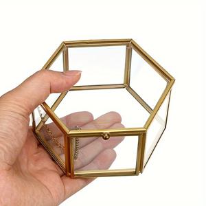 TEMU 1pc 유럽 스타일 스테인레스 스틸 육각형 보석함, 투명 유리, 반지, 팔찌, 귀걸이 장식 디스플레이 케이스, 금속 프레임으로 구성된 정리함, 결혼식, 크리스마스, 데이 선물 및 홈 데코에 이상적입니다.