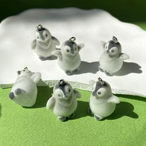 TEMU 6pcs 귀여운 퍼니 펭귄 레진 패널 - DIY 귀걸이, 키체인 및 보석 만들기 액세서리용 귀여운 만화 동물 귀걸이, 부드러운 흰색 및 회색, 수제 공예 용품, 귀여운 패널