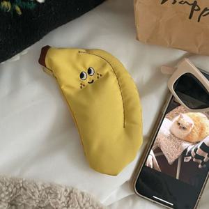 TEMU 귀여운 수제 바나나 모양 동전 지갑 1개 - 귀걸이, 신분증 및 동전을 위한 만화 미니 캔버스 지퍼 파우치, 가벼움과 휴대성, 노란색에 장난기 있는 얼굴 디자인, 학생 및 일상 사용에 완벽한 작은 물건 정리함 | 기발한 액세서리 | 폴리에스터 안감, 독특한 지갑